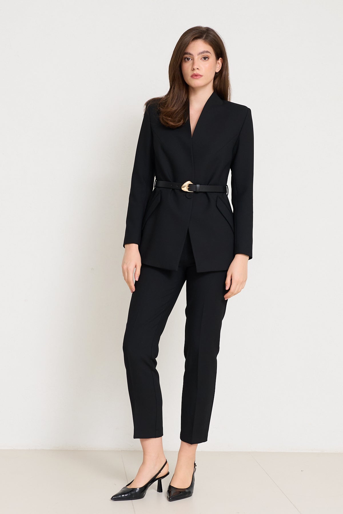 Taillierter Blazer mit Gürtel schwarz