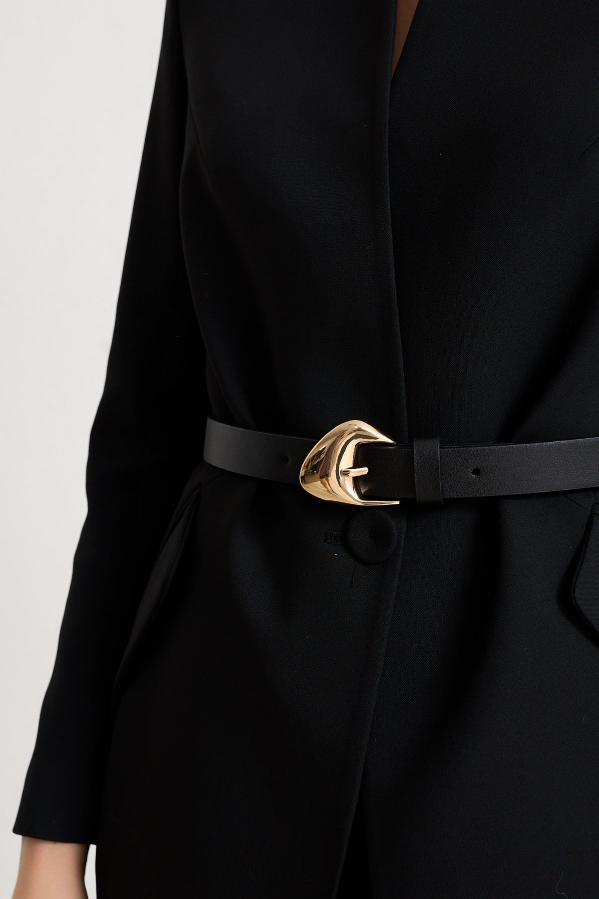 Taillierter Blazer mit Gürtel schwarz