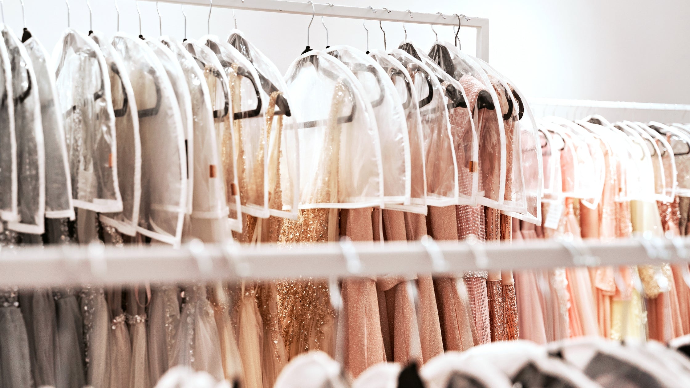 5 Gründe, warum das Mieten von Designerkleidern besser ist als kaufen | e-dress
