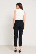 Schwarze Stoffhose mit Zierknopf