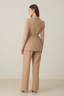 Hosenanzug mit Bindegürtel Beige